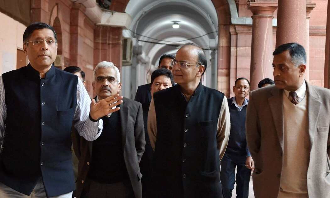 Analysis: बजट में जेटली खोल सकतें हैं शिक्षा, रोजगार और कृषि क्षेत्र के लिए खजाना