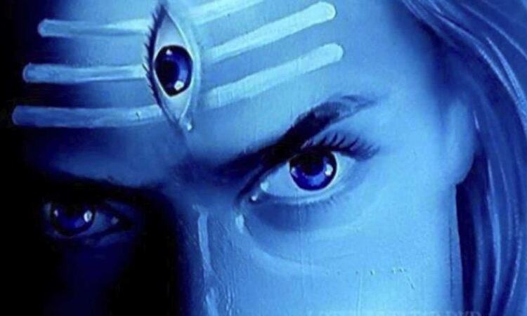 जानिए आखिर क्यों आरती के बाद बोला जाता है कर्पूरगौरम..