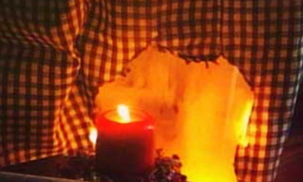 मोमबत्ती से घर में लगी आग, सो रही वृद्ध महिला झुलसी