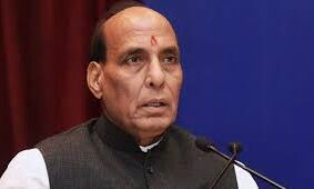 राजीव गांधी को लेकर मोदी की टिप्पणी पर मचे घमासान के बीच राजनाथ ने दी ऐसी प्रतिक्रिया