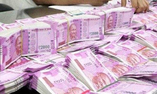मध्य प्रदेश: बेटे ने पिता के 46 लाख रुपये चुराकर सहपाठियों में बांट दिए