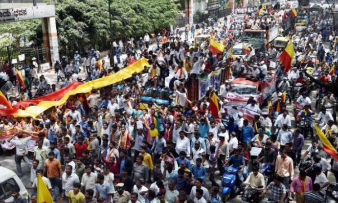 विधानसभा चुनाव से पहले कर्नाटक के लिए अलग झंडे की सिफारिश, हो सकता है विवाद  