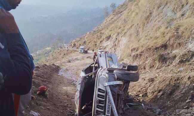 पिथौरागढ़ में खाई में गिरा वाहन, दो लोगों की मौत; सात लोग घायल