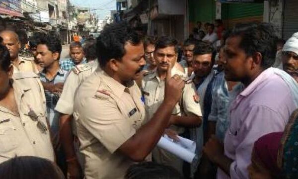 मथुरा में ट्रिपल मर्डर से सनसनी, पूर्व प्रधान सहित तीन लोगों की गोली मारकर हत्या