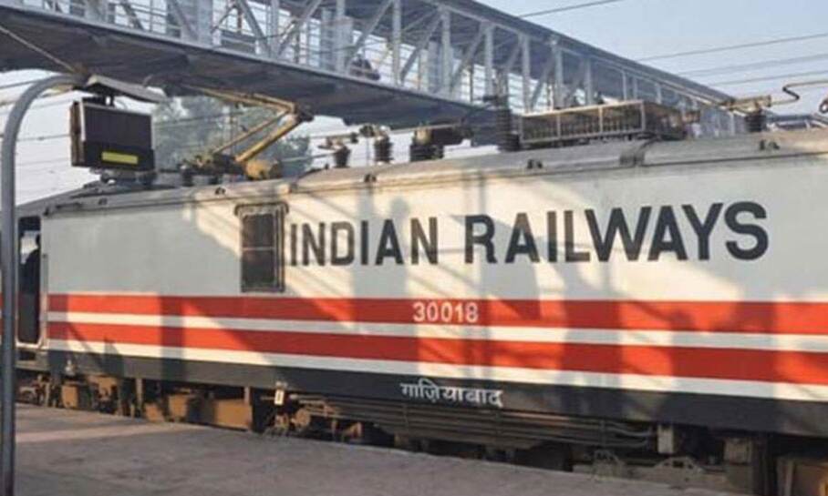 IRCTC की साइट और एप डाउन, टिकट बुक करने में भारी दिक्कत