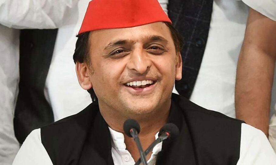 विदेशी FM रेडियो पर हो रहा अखिलेश यादव का गुणगान, BJP ने जताया ऐतराज