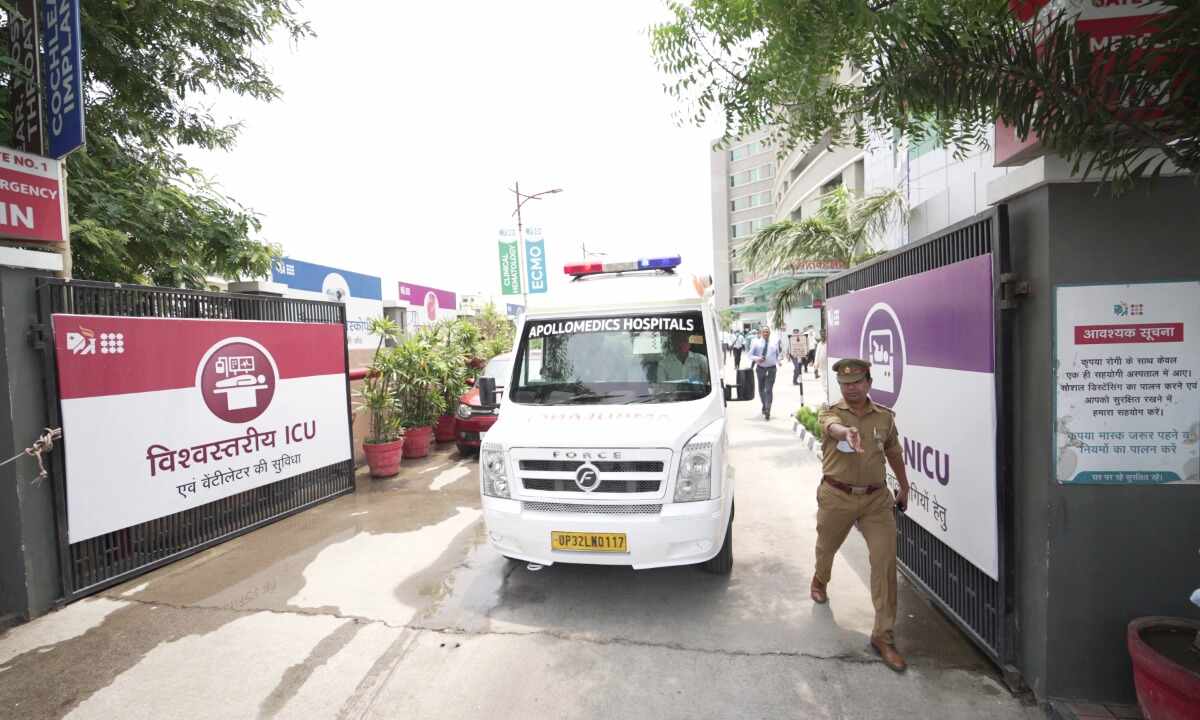 अपोलोमेडिक्स और पीजीआई के बीच ग्रीन कॉरिडोर बनाकर ट्रांसप्लांट के लिए पहुंचाई गई किडनी