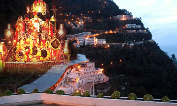 माता वैष्णो देवी के मंदिर जाने से पहले जरूर पढ़े यह कथा