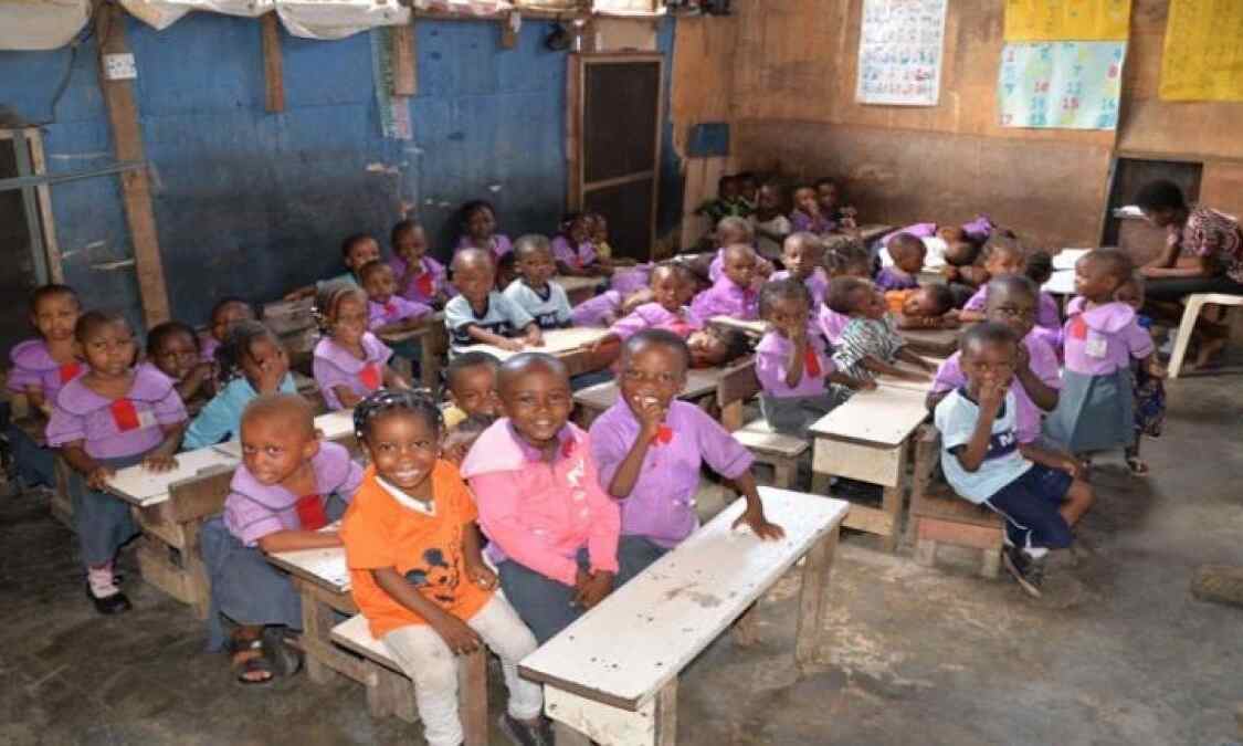 इस स्कूल में बच्चों से फीस के बदले ली जाती है ये चीज़..