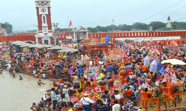 हरिद्वार: हाईवे पर दो कांवड़ियों की मौत, 100 से अधिक कांवड़िए घायल