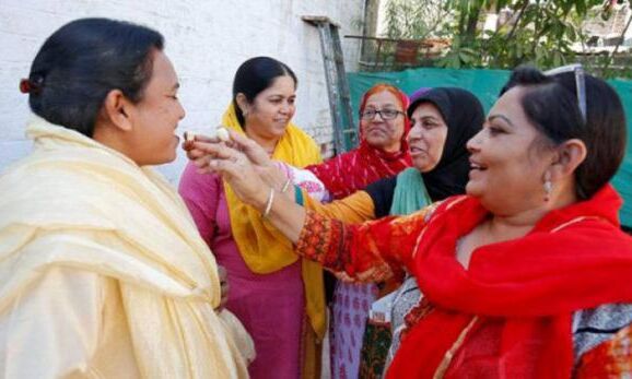 तीन तलाक पर बिल पास होने से महिलाएं खुश तो पुरुषों में नाराजगी