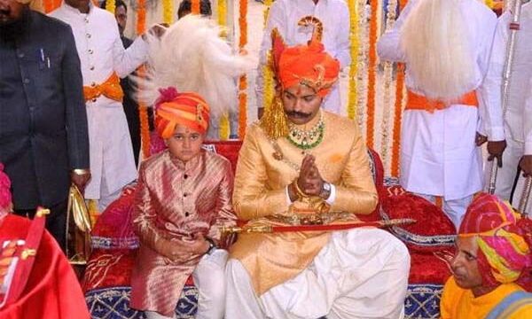 पाकिस्तान में जहाँ हिन्दुओं के साथ इतना अत्याचार होता है, वहीँ नवाबों की तरह रहता है यह राजपूत