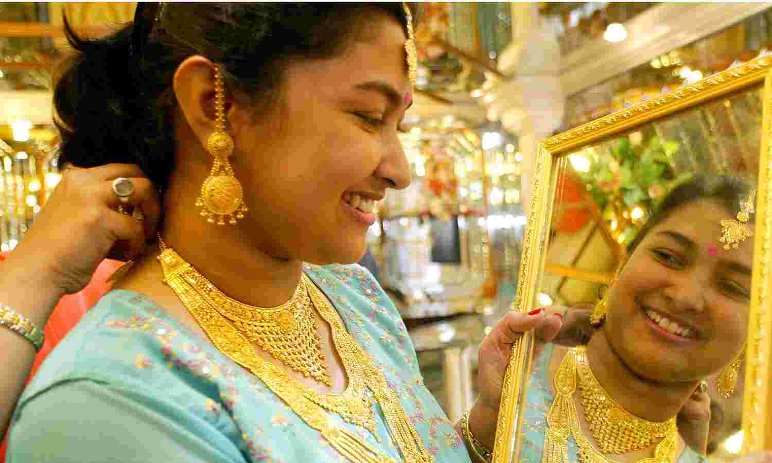 कुछ घंटे और मिलेगा सस्ता सोना, यहां से गहने खरीदने पर मिल रही 30% की छूट
