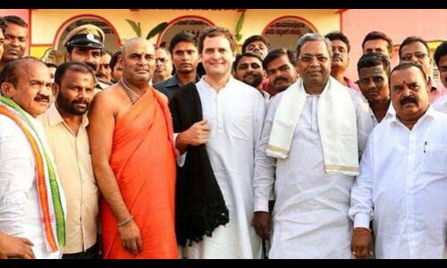 कर्नाटक की जंग: राहुल को मिला मठ के मुख्य स्वामी का आशीर्वाद, शाह हो गए लेट!