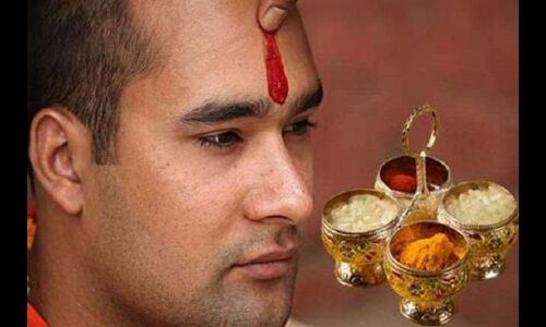 माथे पर तिलक के बाद चावल क्यों लगाया जाता है?