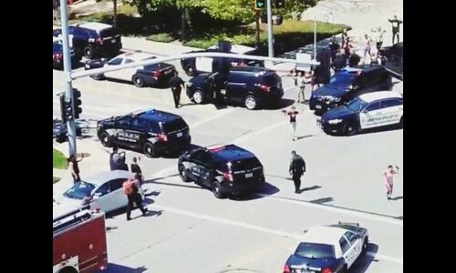 यूट्यूब के सेंसर से खफा थी गर्लफ्रेंड, मुख्यालय में घुसकर मारी गोली