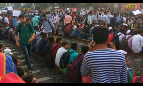 बड़ी खबर: 4 घंटे बाद खत्म हुआ मुंबई में रेलवे अप्रैंटिस छात्रों का धरना, पटरी पर लौटी लोकल