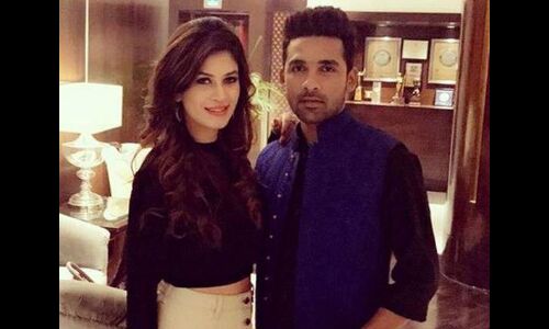 किसिंग सेल्फी पर ट्रोल हुए थे पुनीश, आलोचकों को दिया करारा जवाब