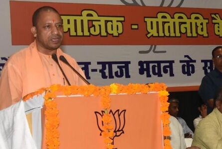 भाजपा सांसद ने योगी पर उठाए सवाल, बोले- मनोज सिन्हा सीएम बनते तो होता पूर्वांचल का विकास