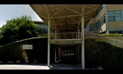 यूट्यूब के सेंसर से खफा थी गर्लफ्रेंड, मुख्यालय में घुसकर मारी गोली