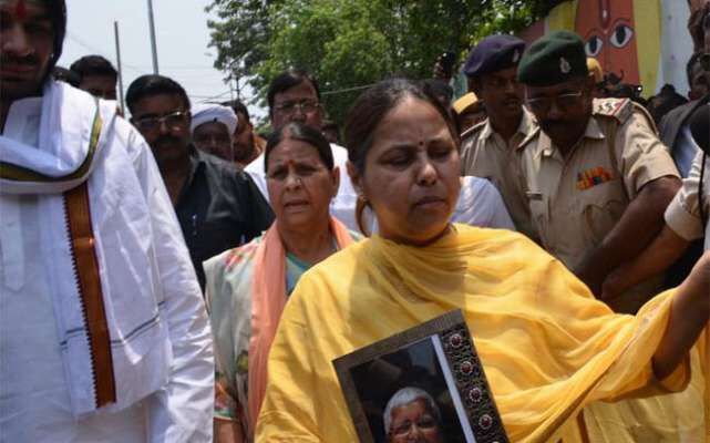 पीएम मोदी-अमित शाह को चुनाव आयोग की क्लीन चिट के खिलाफ सुप्रीम कोर्ट में सुनवाई