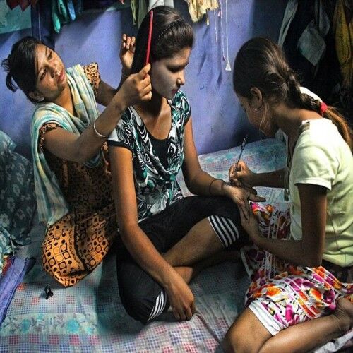 ये है एशिया का सबसे बड़ा रेड लाइट एरिया, यहां पैदा होते ही लड़कियों की हो जाती है ऐसी जिंदगी
