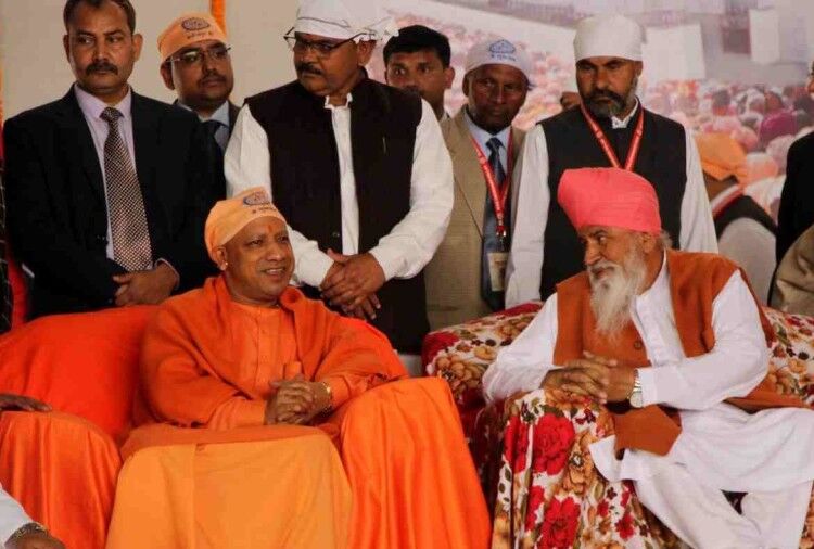 वाराणसी- मिर्जापुर से पहले गाजीपुर पहुंचे सीएम योगी, किया ये काम