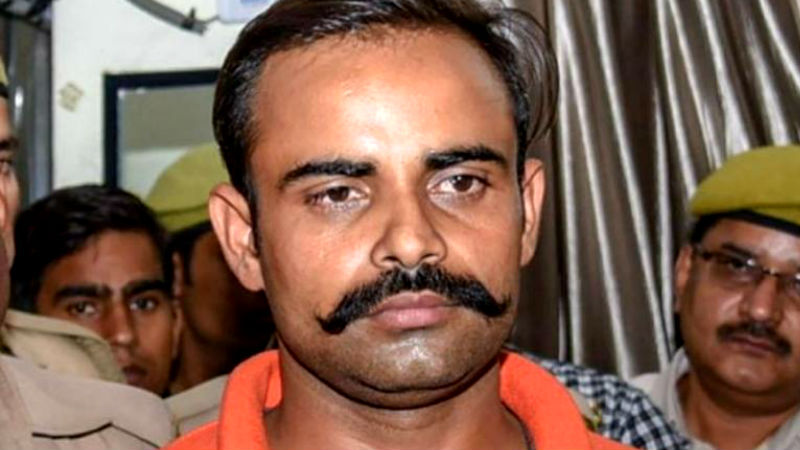 विवेक तिवारी हत्याकांड: आरोपी सिपाही प्रशांत चौधरी ने कोर्ट में अर्जी, कहा, मेरी भी दर्ज हो शिकायत विवेक तिवारी हत्याकांड: आरोपी सिपाही प्रशांत चौधरी ने कोर्ट में अर्जी, कहा, मेरी भी दर्ज हो शिकायत
