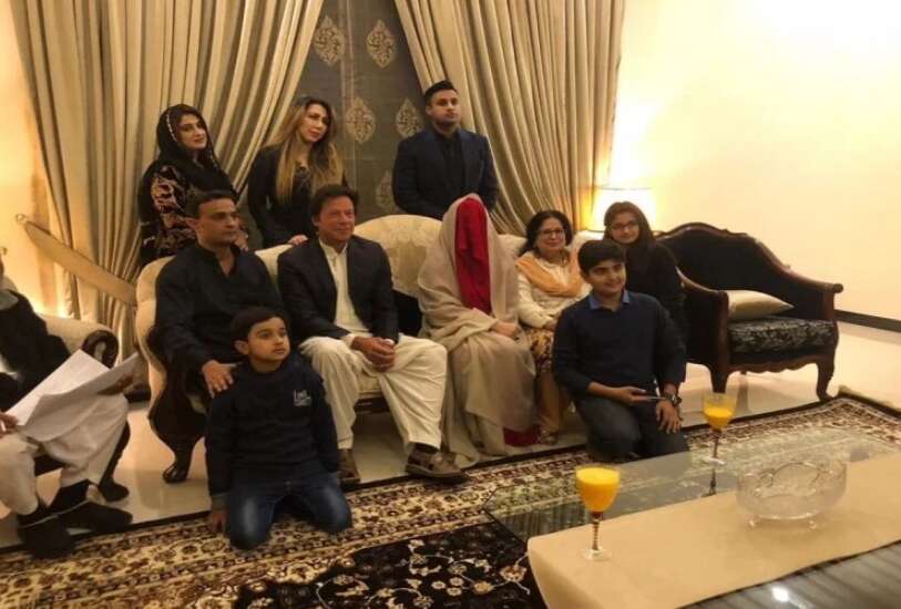 इमरान खान ने तीसरी बार किया निकाह, लाहौर में आध्यात्मिक गुरु मनेका के घर हुई रस्म अदायगी