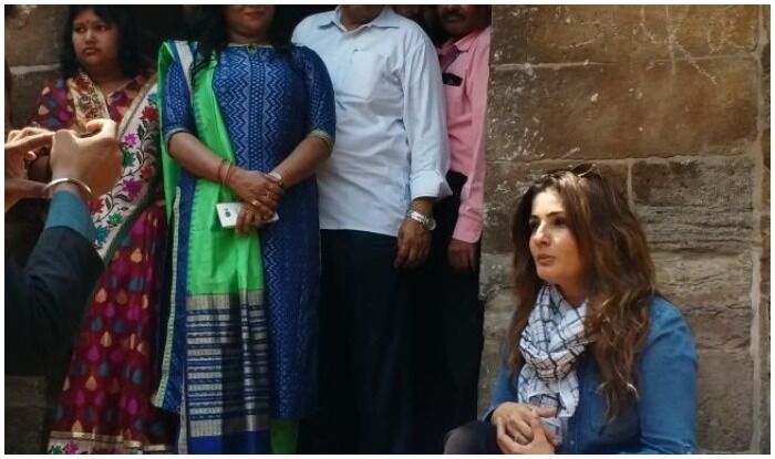 एक्ट्रेस रवीना टंडन के खिलाफ FIR दर्ज, जानें क्या है मामला?