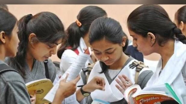 CBSE बोर्ड परीक्षा आज से, 4000 केंद्र, 28 लाख स्टूडेंट लेंगे हिस्सा
