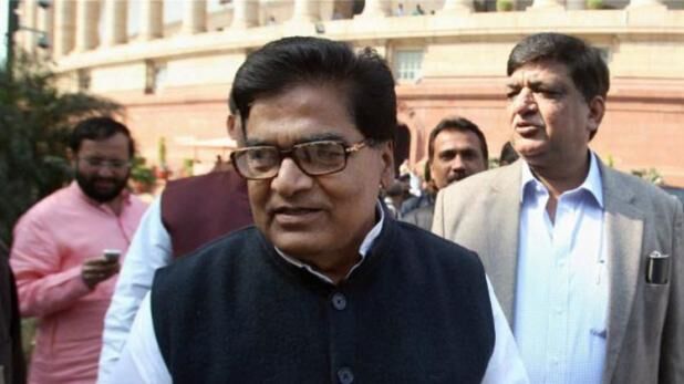 रामगोपाल के जन्मदिन पर खत्म होती दिख रहीं यादव परिवार के बीच आई दूरियां