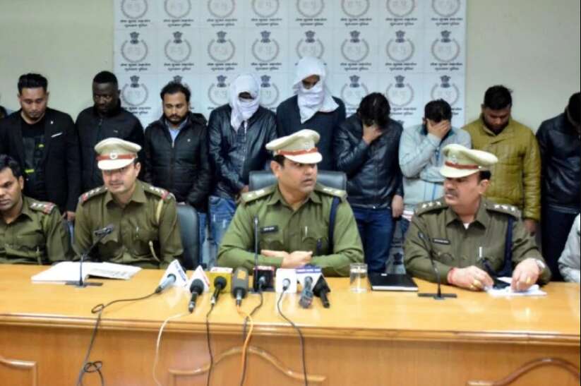 एक साथ 10 फर्जी कॉल सेंटर्स के खुलासे से NCR में सनसनी, फर्राटेदार अंग्रेजी बोलनेवाले बनाते थे शिकार