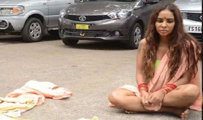कपड़े उतारकर विरोध जताने वाली श्री रेड्डी के समर्थन में रामगोपाल वर्मा, इंडस्ट्री के लिए कही ये बड़ी बात