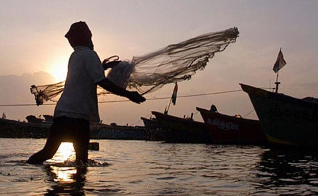 पाकिस्तान ने गिरफ्तार किए 16 भारतीय मछुआरे, तीन नौकाओं को भी किया जब्त