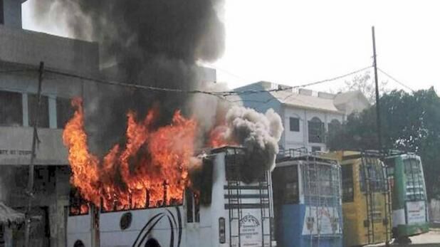 तिरंगा यात्रा में मौत, साजिश की आशंका, कासगंज हिंसा की 14 PHOTOS