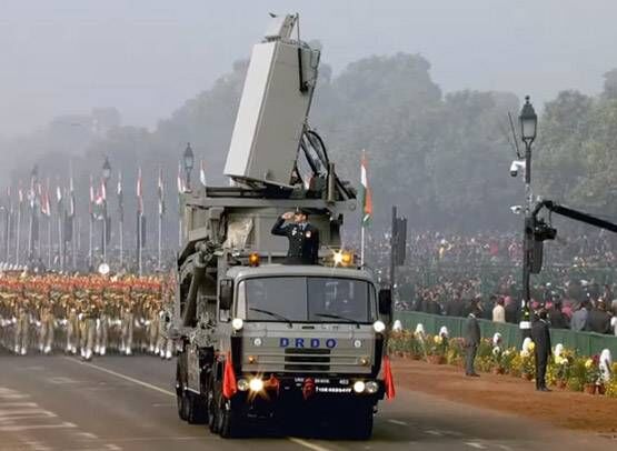 देखें: जब राजपथ पर उतरी दुश्मनों को दहलाने वाली हिंदुस्तान की सैन्य शक्ति