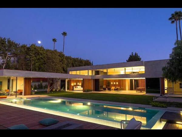 शादी से पहले निक ने प्रियंका के लिए ख़रीदा इतना आलिशान घर, करोड़ों में है कीमत