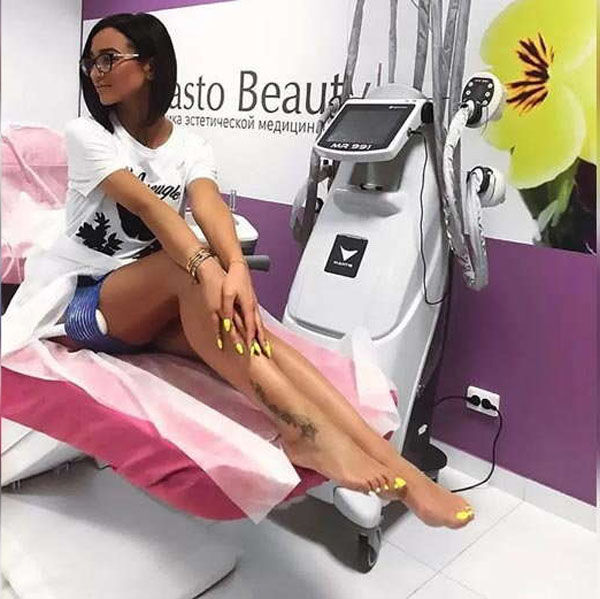 लोगों का इनकी खूबसूरती पर नहीं पैरों पे आ जाता है दिल, जानिये ऐसी क्या खासियत है इस महिला में