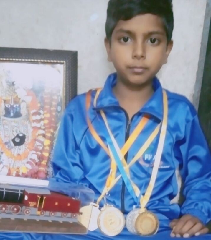 चार मेडल जीतकर सार्थक ने बनाया रिकॉर्ड