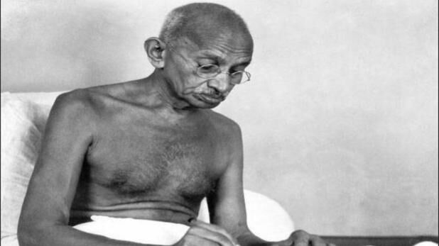 महात्मा गांधी हत्याकांड की नहीं होगी दोबारा जांच, 4 बुलेट थ्योरी का कोई सबूत नहीं