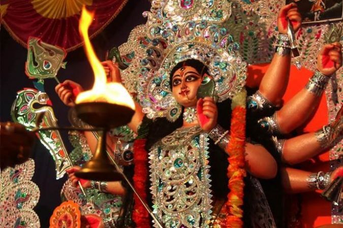 कई सालों बाद बना ऐसा दुर्लभ संयोग, माँ दुर्गा ऐसे करेंगी धन की वर्षा