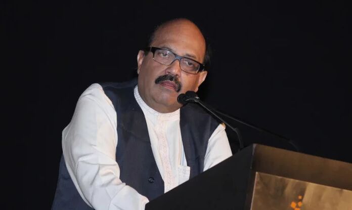 अमर सिंह ने अखिलेश को घटिया और बेहूदा बताते हुए पूछी ये बात