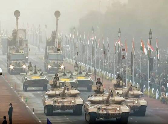 देखें: जब राजपथ पर उतरी दुश्मनों को दहलाने वाली हिंदुस्तान की सैन्य शक्ति