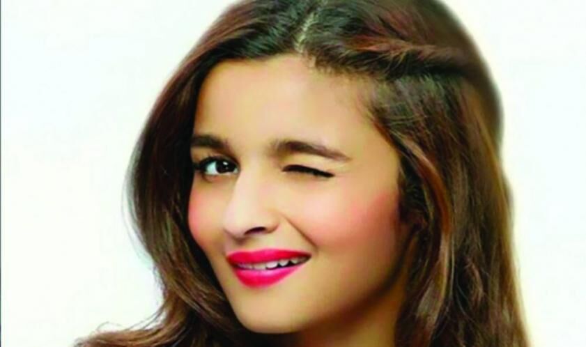 इस डायरेक्टर के साथ आलिया करेंगी अगली फिल्म, सीरियस फिल्मों से लेंगी ब्रेक