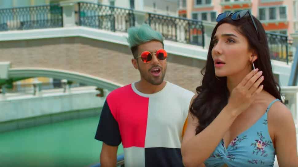 VIDEO: म्यूजिक इंडस्ट्री में आग लगा रहा यह पंजाबी सिंगर, 9 मिलियन से ज्यादा बार देखा गया इसका गाना VIDEO: म्यूजिक इंडस्ट्री में आग लगा रहा यह पंजाबी सिंगर, 9 मिलियन से ज्यादा बार देखा गया इसका गाना