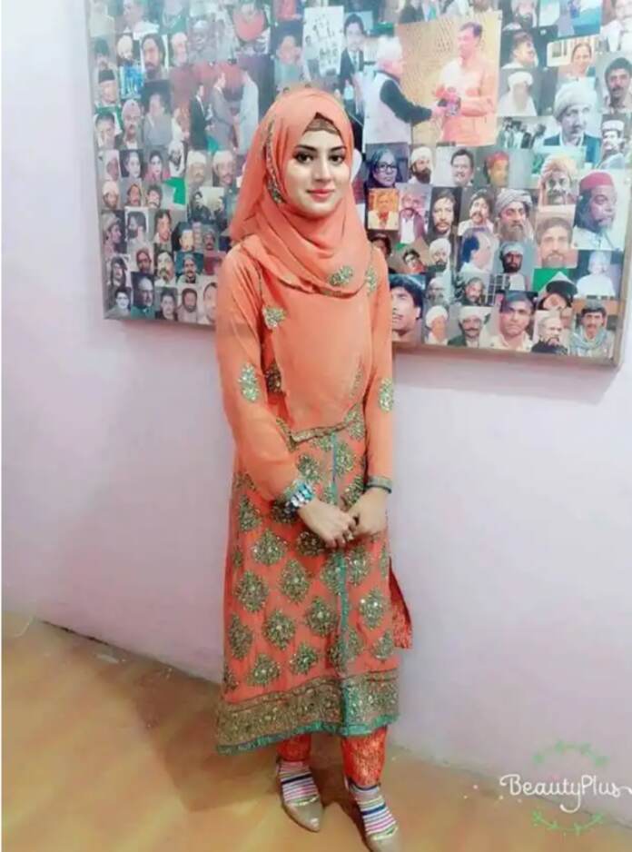 अब इस लड़की की फोटो देख प्रिया प्रकाश को भूले लोग, एक रात में ही इस लड़की ने प्रिया से ज्यादा मचाया तहलका