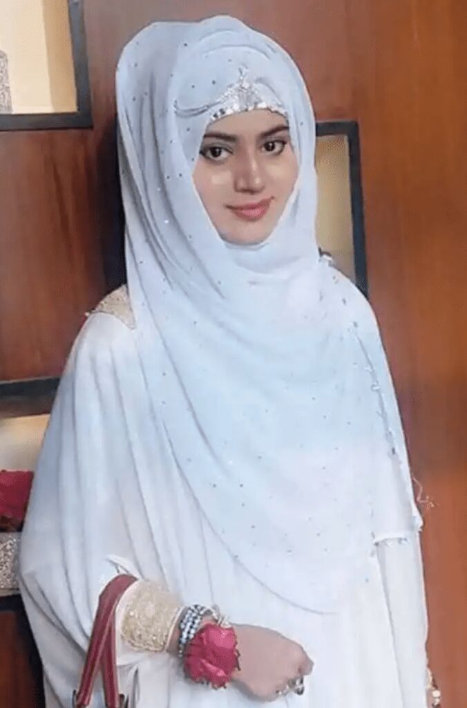 अब इस लड़की की फोटो देख प्रिया प्रकाश को भूले लोग, एक रात में ही इस लड़की ने प्रिया से ज्यादा मचाया तहलका