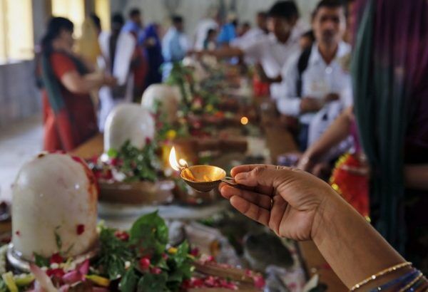 पूजा के दौरान इन बातों का रखें विशेष ध्यान, वरना लगेगा पाप