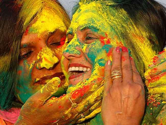 ये होली करवा सकती है शादी, दिला सकती है कर्ज से मुक्ति